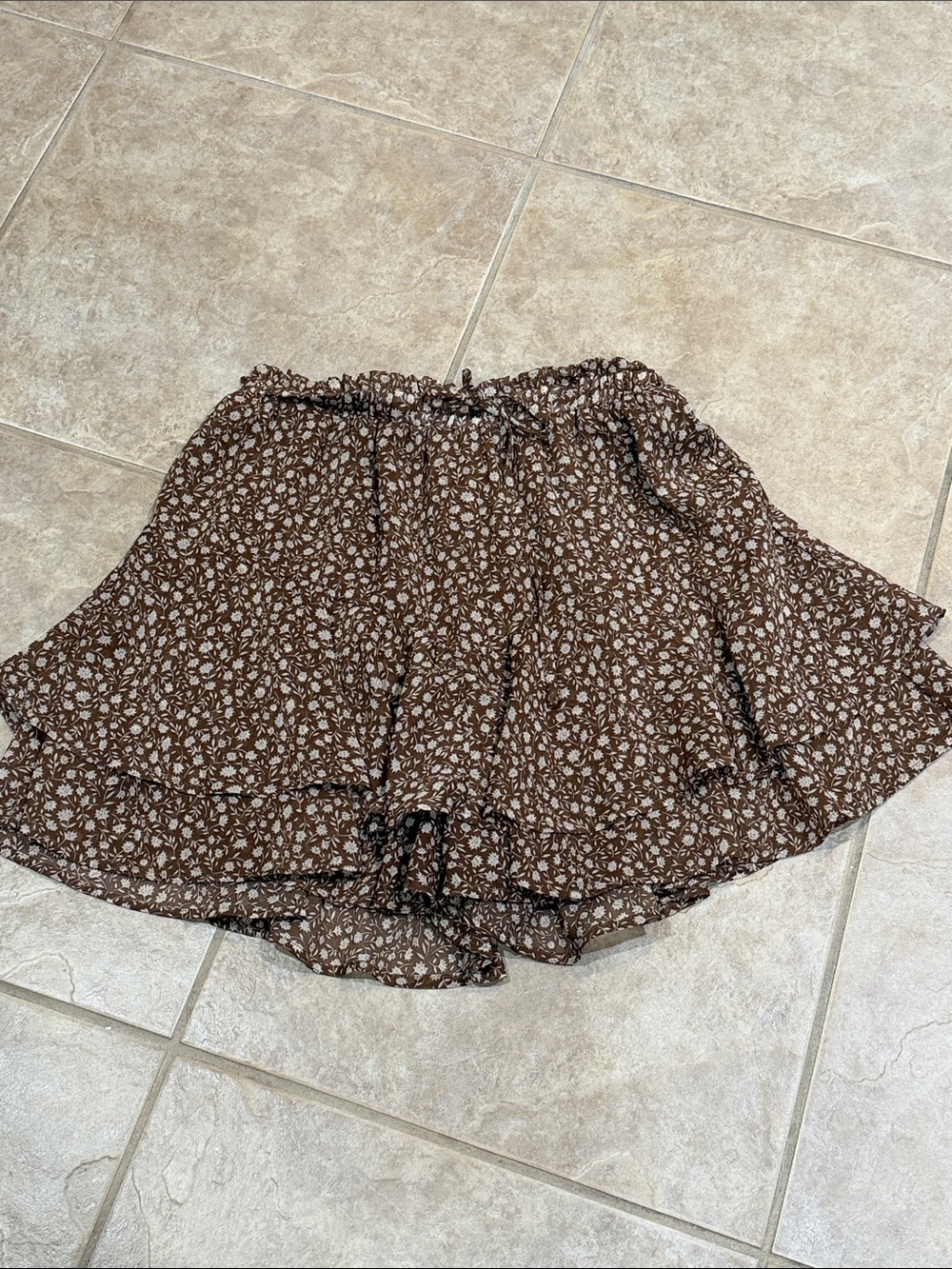 Brown Floral Ruffle Women’s Shorts size medium